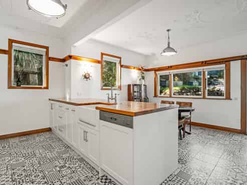 102 Paremata Road, Paremata