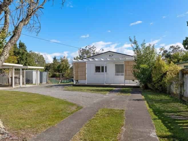 27 Oxford Street, Masterton