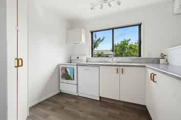 6 Alan Styles Place, Greenmeadows