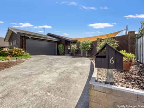 6 Alan Styles Place, Greenmeadows
