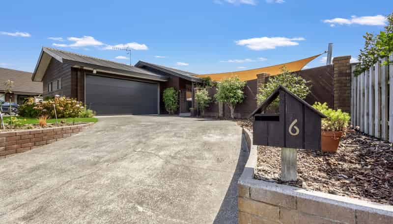 6 Alan Styles Place, Greenmeadows