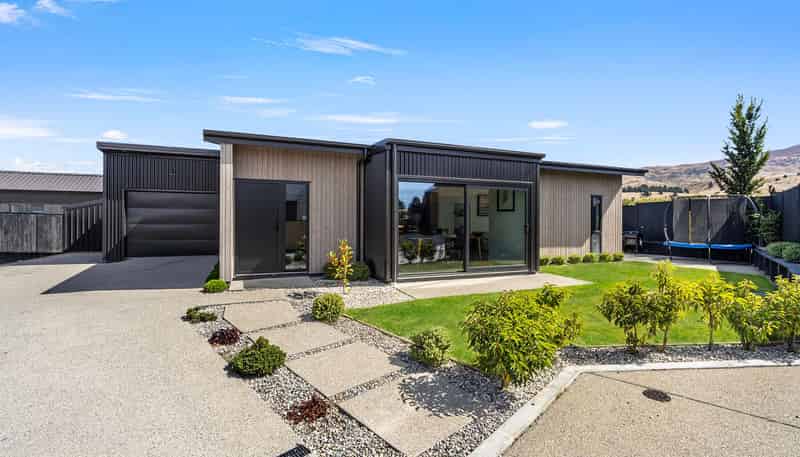 67 Magnum Drive, Cromwell