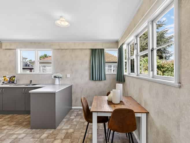 4 Russell Road, Marewa