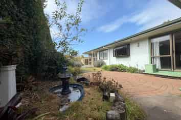 121 Lake Road, Belmont