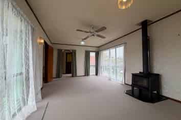 121 Lake Road, Belmont