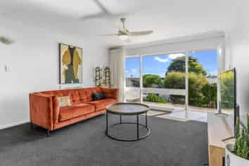 1B De Val Drive, New Lynn