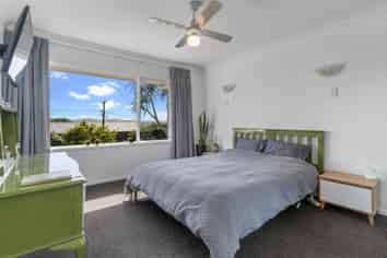 1B De Val Drive, New Lynn