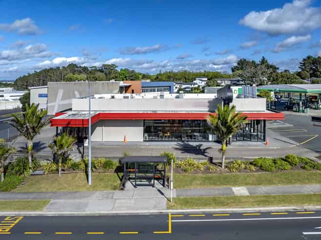 Standalone corner site with exceptional exposure