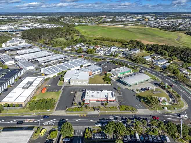 Standalone corner site with exceptional exposure