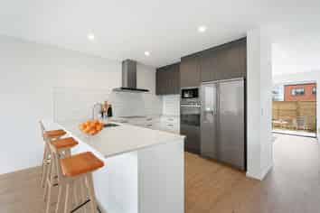 100 Mahutonga Avenue, Beachlands