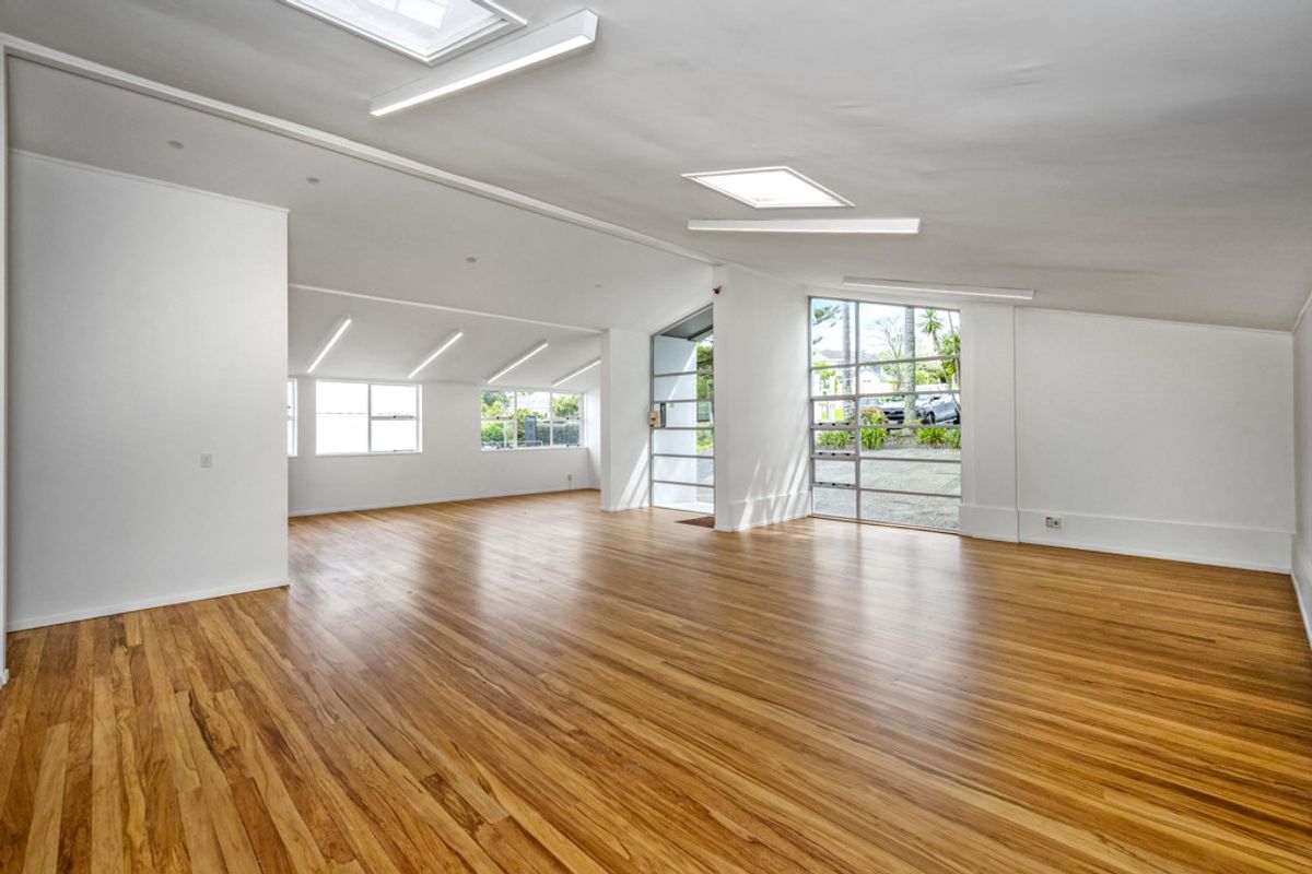 For Lease/For Sale - Northcote Freehold Office - View 3