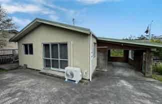 12A Cedar Heights Avenue, Massey