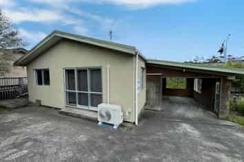 12A Cedar Heights Avenue, Massey