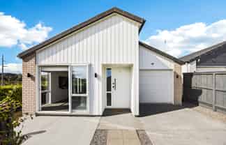 27 Komako Lane, Ramarama