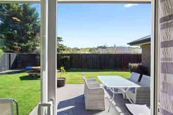 8/17 Wineberry Avenue, Amberley