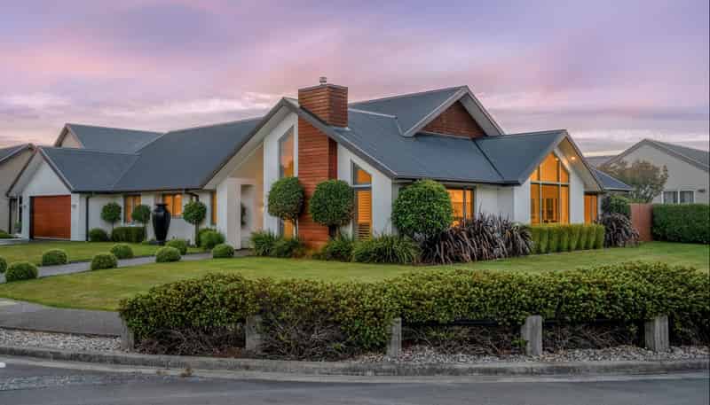 2 Waterstock Way, Parklands