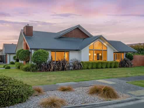 2 Waterstock Way, Parklands