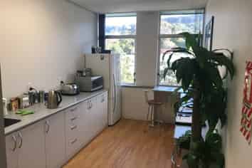 SUPERB LIGHT & CENTRAL AFFORDABLE OFFICE SPACE 