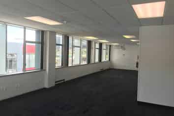 SUPERB LIGHT & CENTRAL AFFORDABLE OFFICE SPACE 