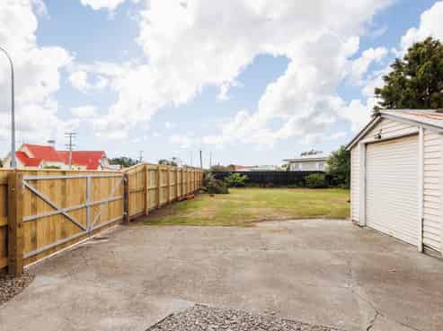 35 Stout Street, Shannon