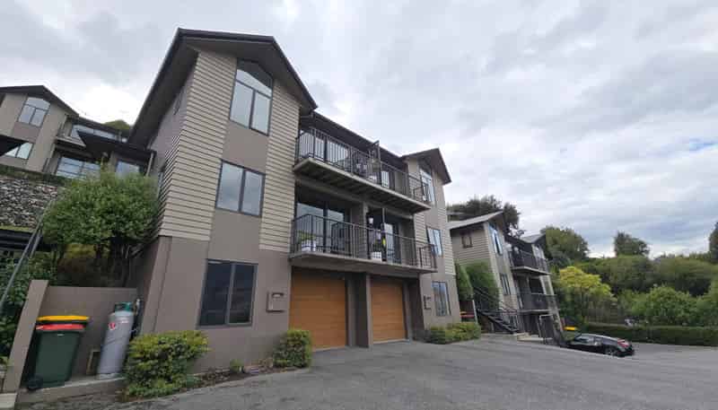 11/8 McKerrow Place, Fernhill/Sunshine Bay