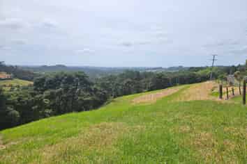 216 Three Oaks Drive, Dairy Flat