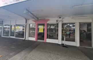 ROAD FRONT RETAIL - NOW VACANT!