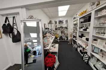Charming Retail - Kelburn Village