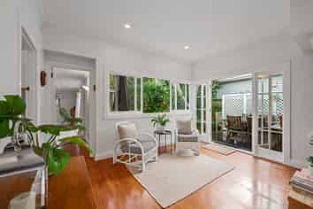 15 Duders Avenue, Devonport