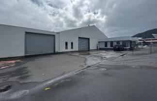 Main Road Office/Warehouse and Good Yard