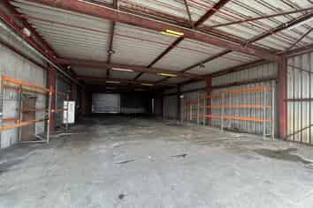 Main Road Office/Warehouse and Good Yard