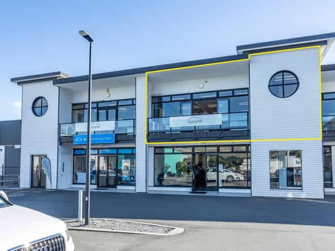 Inviting Level 1 Tenancy in Ferrymead's Heart