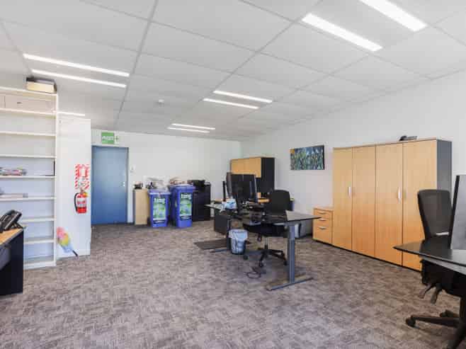 Inviting Level 1 Tenancy in Ferrymead's Heart