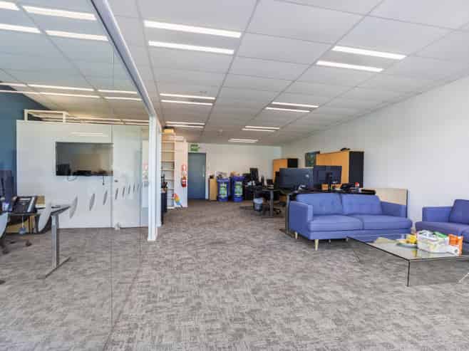 Inviting Level 1 Tenancy in Ferrymead's Heart