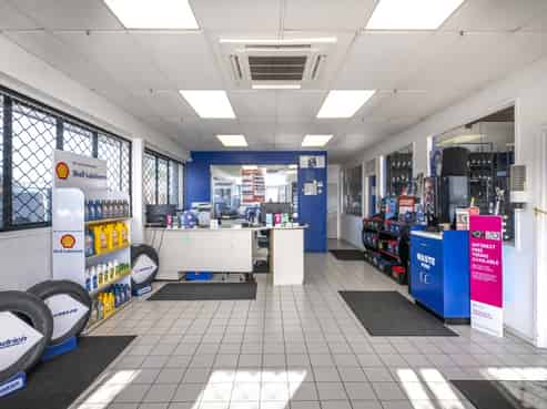Strategic Manukau corner with future control