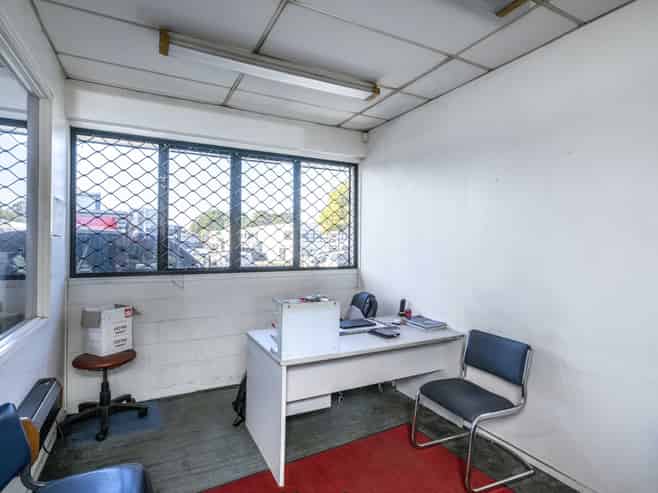 Strategic Manukau corner with future control