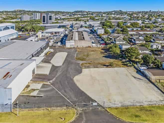 CBRE | Cost-Effective + Flexible Lease Terms