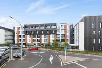 211/19 Rawene Road, Birkenhead