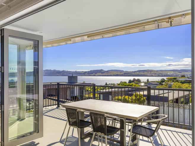 2/70 Harvey Street, Waipahihi