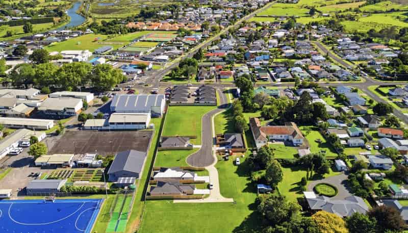 39  Beach Road (Lot 6,17,101 and 200), Katikati