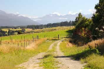 65 Ridgedale Road, Te Anau