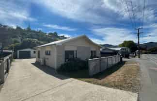 48 Washington Road, Washington Valley