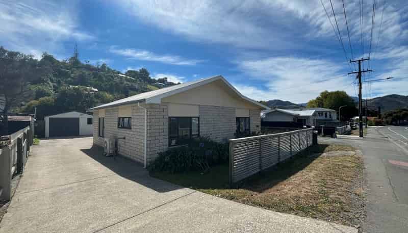 48 Washington Road, Washington Valley