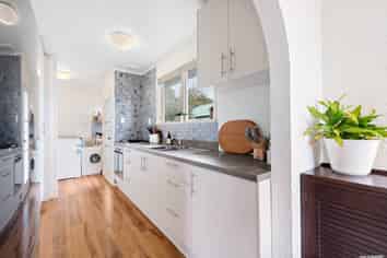 48 Captain Scott Road, Glen Eden