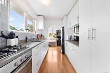 48 Captain Scott Road, Glen Eden