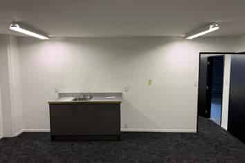 Sockburn Industrial - Move in now 