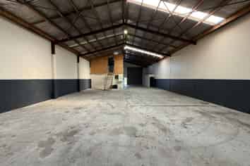 Sockburn Industrial - Move in now 