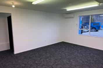 Sockburn Industrial - Move in now 