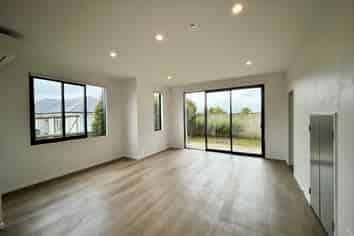 1/22 James Laurie Street, Henderson