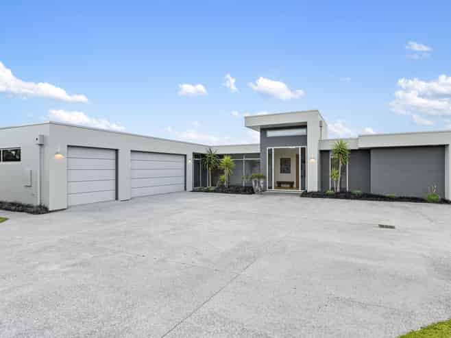 2 Aglaia Place, Cracroft